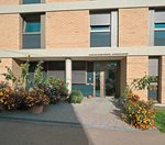 Der Außeneingang des Männerwohnheims.