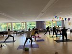 Mitarbeitende beim Yoga