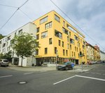 Das Haus Hasenberg von außen, an einer Straßenkreuzung gelegen. 